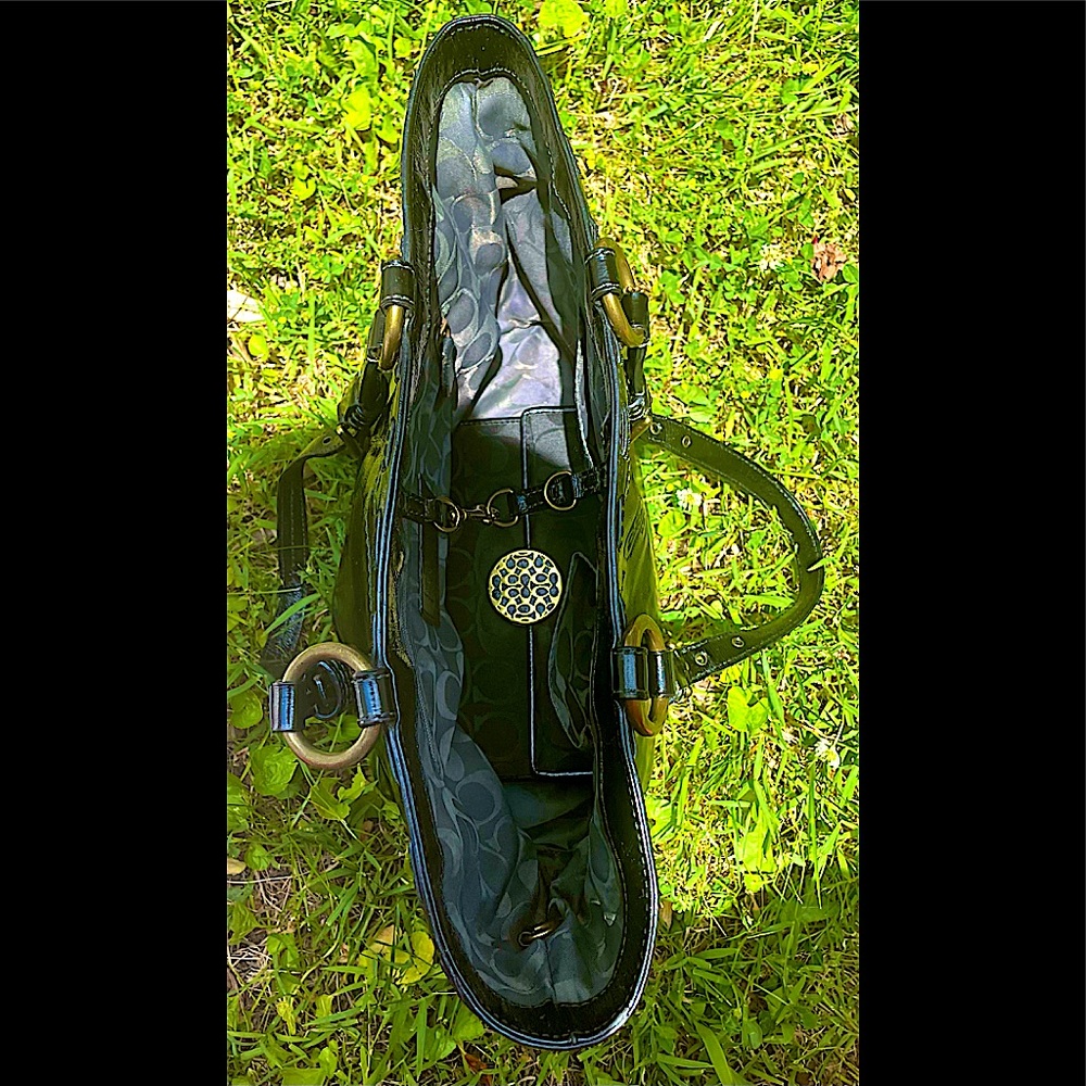 Authentic Coach Tote ๐ Handbag with free matching wallet as a bonus! Black. - Picture 6 of 12